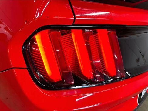 Used 2017 Ford Mustang Shelby GT350 RWD image 30