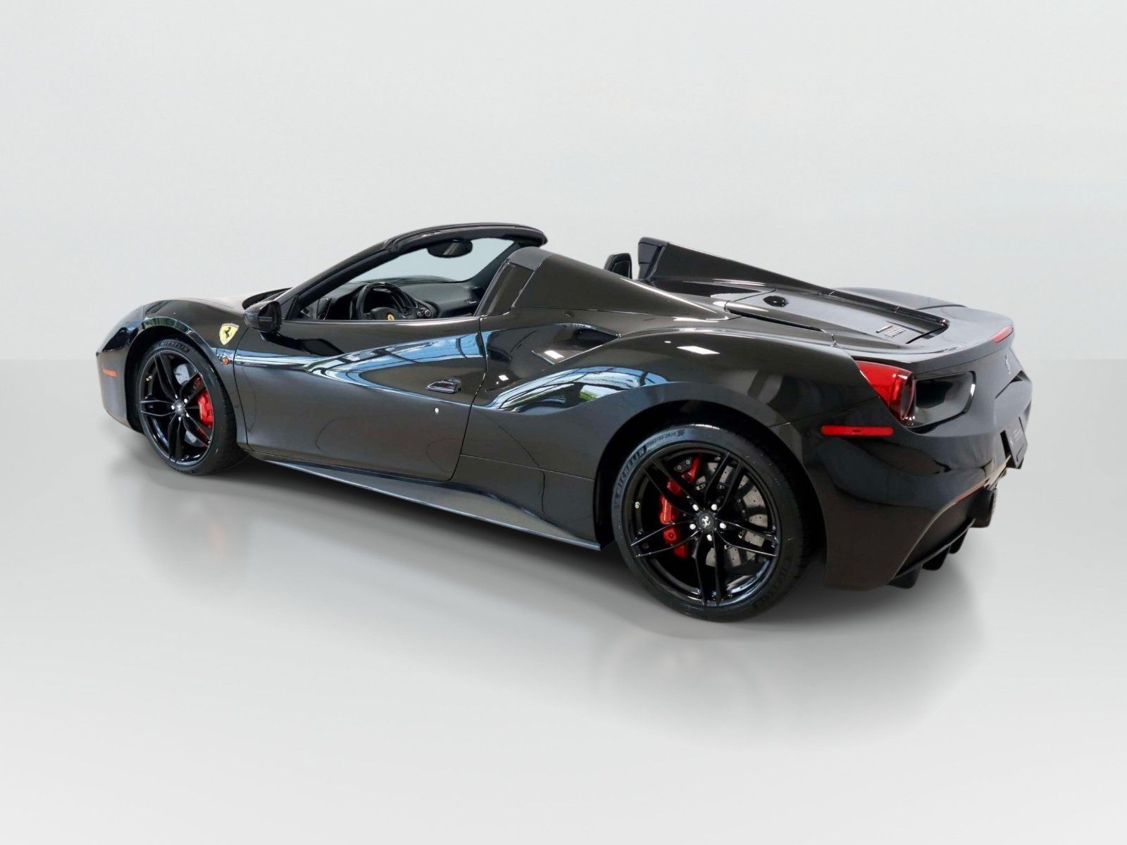 Certified 2018 Ferrari 488 Spider RWD image 3