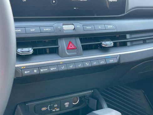 New 2026 Kia K4 LX image 17