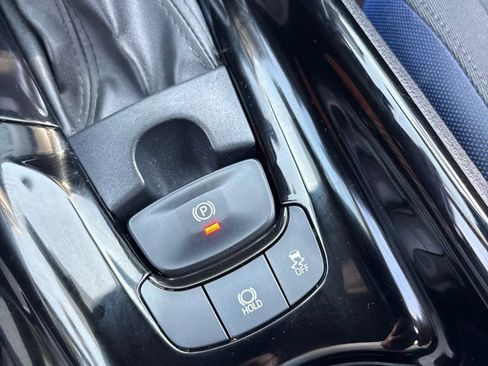 Used 2021 Toyota C-HR XLE FWD image 24