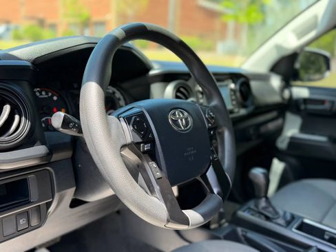 Used 2019 Toyota Tacoma SR w/ SR Convenience Package RWD image 12