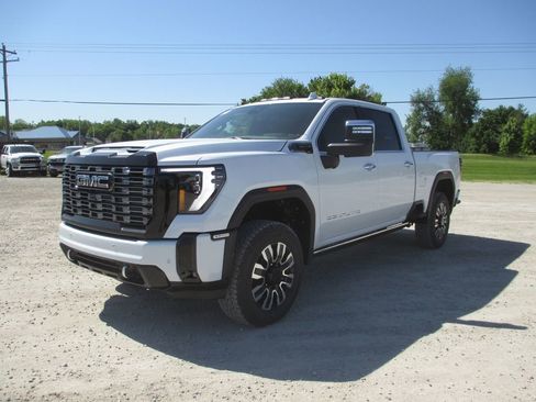 New 2026 GMC Sierra 3500 Denali Ultimate AWD/4WD image 11