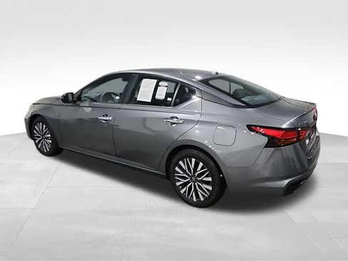 Used 2024 Nissan Altima 2.5 SV FWD image 6