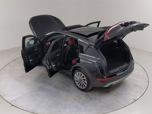 Used 2025 Lincoln Corsair Reserve image 52