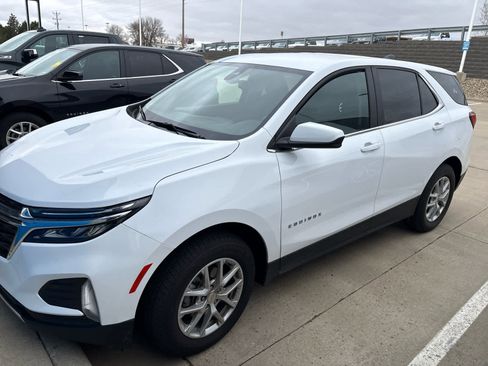 Used 2024 Chevrolet Equinox LT AWD/4WD image 1