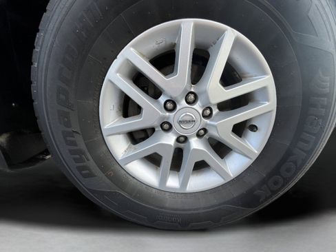 Used 2020 Nissan Frontier SV AWD/4WD image 10