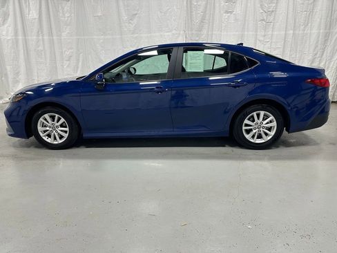 Used 2025 Toyota Camry LE image 4