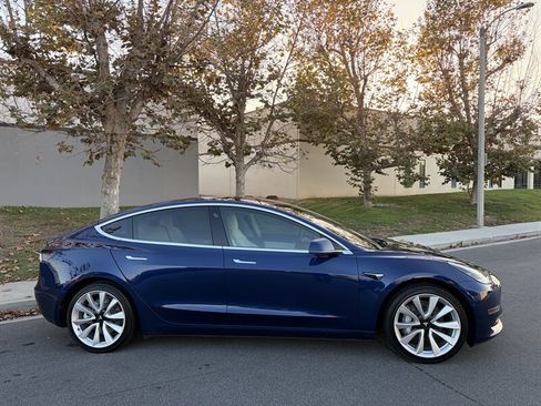 Used 2018 Tesla Model 3 Long Range AWD/4WD image 2