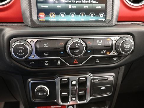 Used 2023 Jeep Gladiator Rubicon w/ Trailer Tow Package image 23