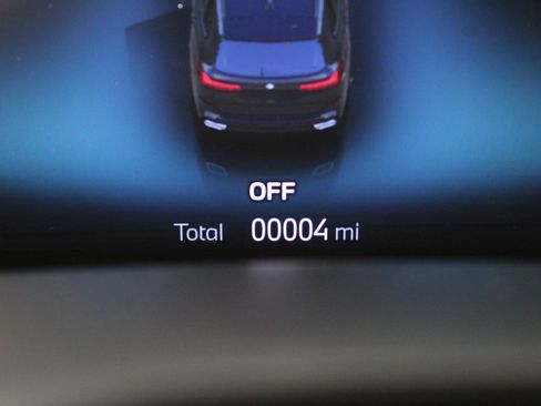 New 2026 BMW X5 xDrive50e w/ Executive Package image 18