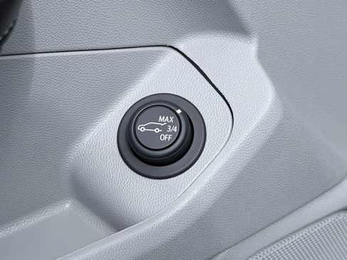 Used 2024 GMC Terrain SLT w/ Tech Package FWD image 35
