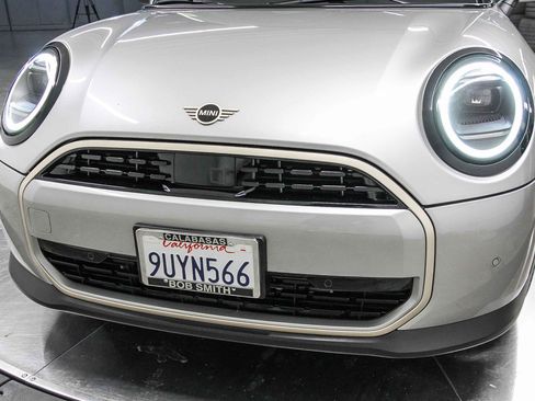 Used 2025 MINI Cooper 2-Door Hardtop image 11