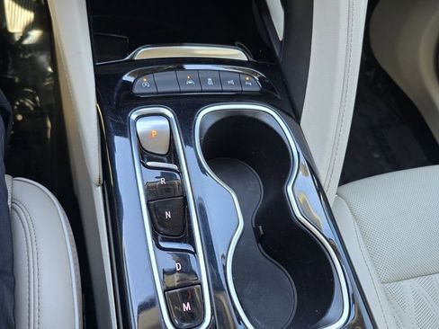 Used 2022 Buick Envision Avenir w/ Technology Package II image 16