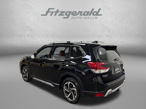 Used 2023 Subaru Forester Touring AWD/4WD image 3