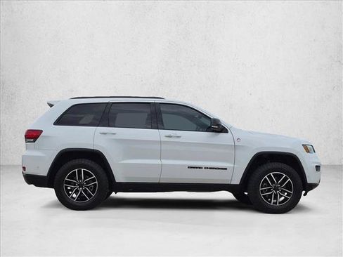 Used 2020 Jeep Grand Cherokee Trailhawk w/ Trailhawk Luxury Group AWD/4WD image 4
