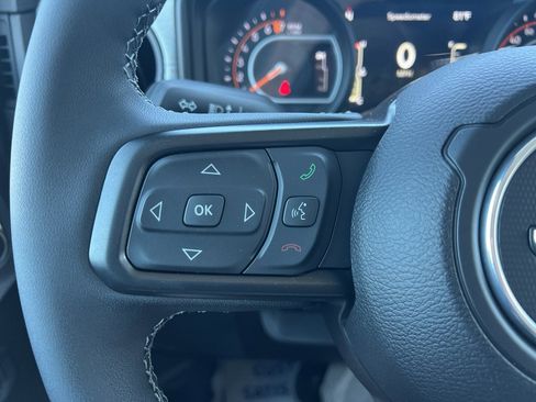 New 2025 Jeep Gladiator Sport image 27