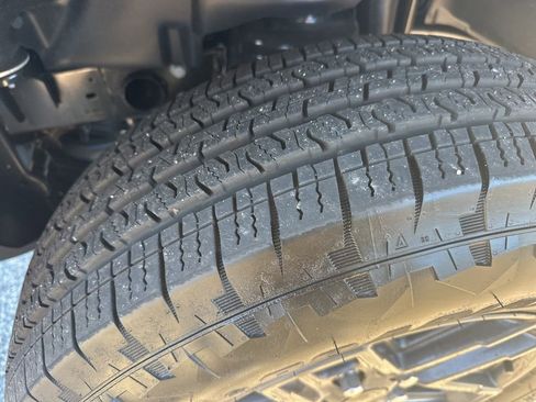 Used 2025 Jeep Wrangler Sport S image 32