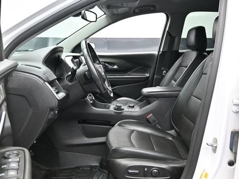 Used 2023 GMC Terrain SLT AWD/4WD image 19
