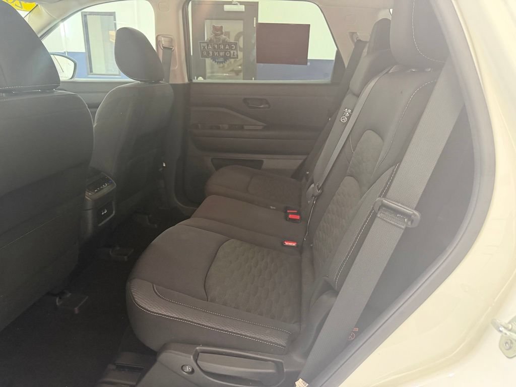 Used 2023 Nissan Pathfinder SV w/ Black Appearance Package AWD/4WD image 31