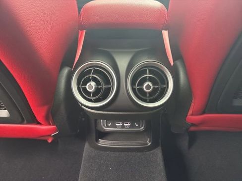 Used 2023 Alfa Romeo Stelvio Veloce AWD/4WD image 17