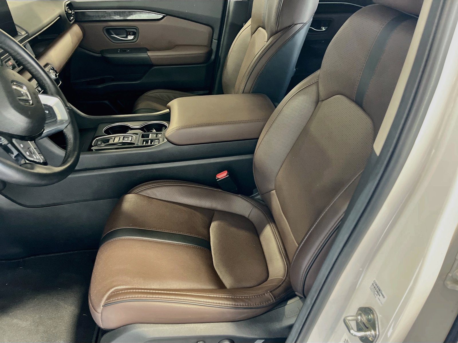 Used 2025 Honda Pilot Elite image 21
