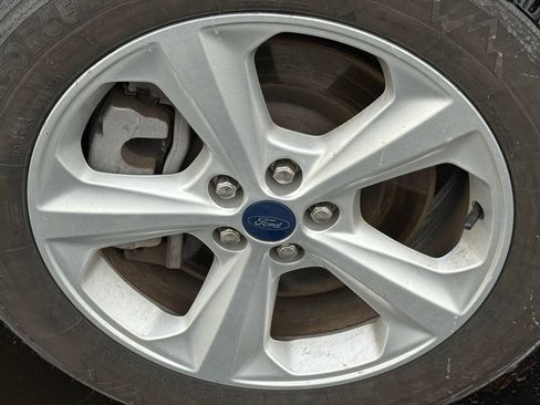 Certified 2022 Ford Edge SE image 10