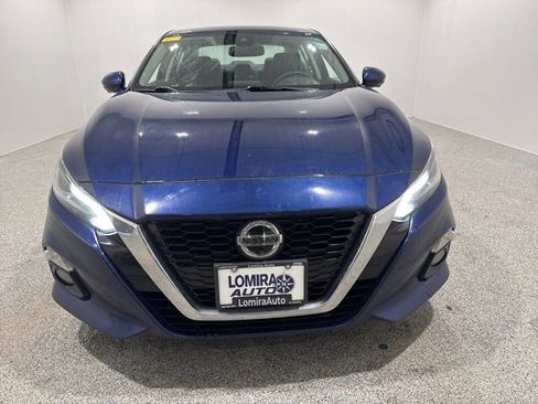 Used 2019 Nissan Altima 2.5 Platinum image 2