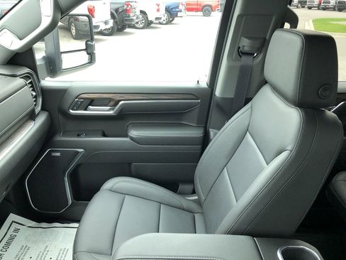 Used 2024 GMC Sierra 1500 SLT w/ SLT Premium Plus Package image 23