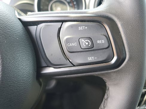 Used 2023 Jeep Gladiator Willys image 26