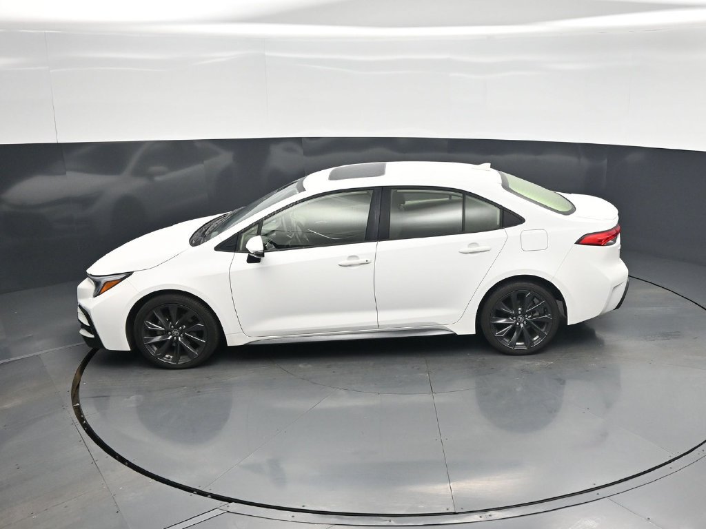 Used 2025 Toyota Corolla SE w/ SE Premium Package FWD image 42