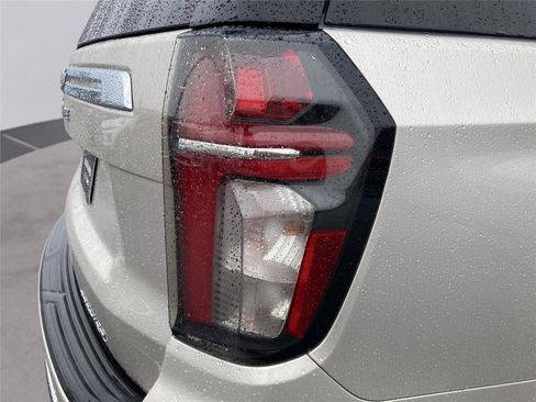 Used 2021 Chevrolet Tahoe Premier image 11