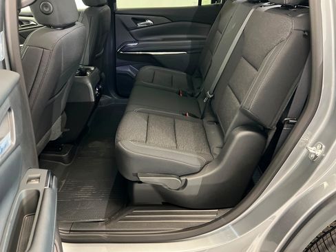 New 2026 Chevrolet Traverse LT w/ Driver Confidence Package AWD/4WD image 23