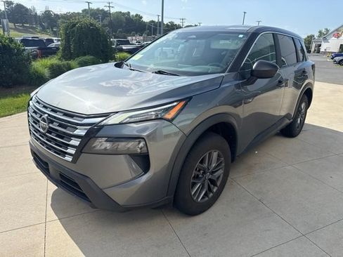 Used 2024 Nissan Rogue S FWD image 3