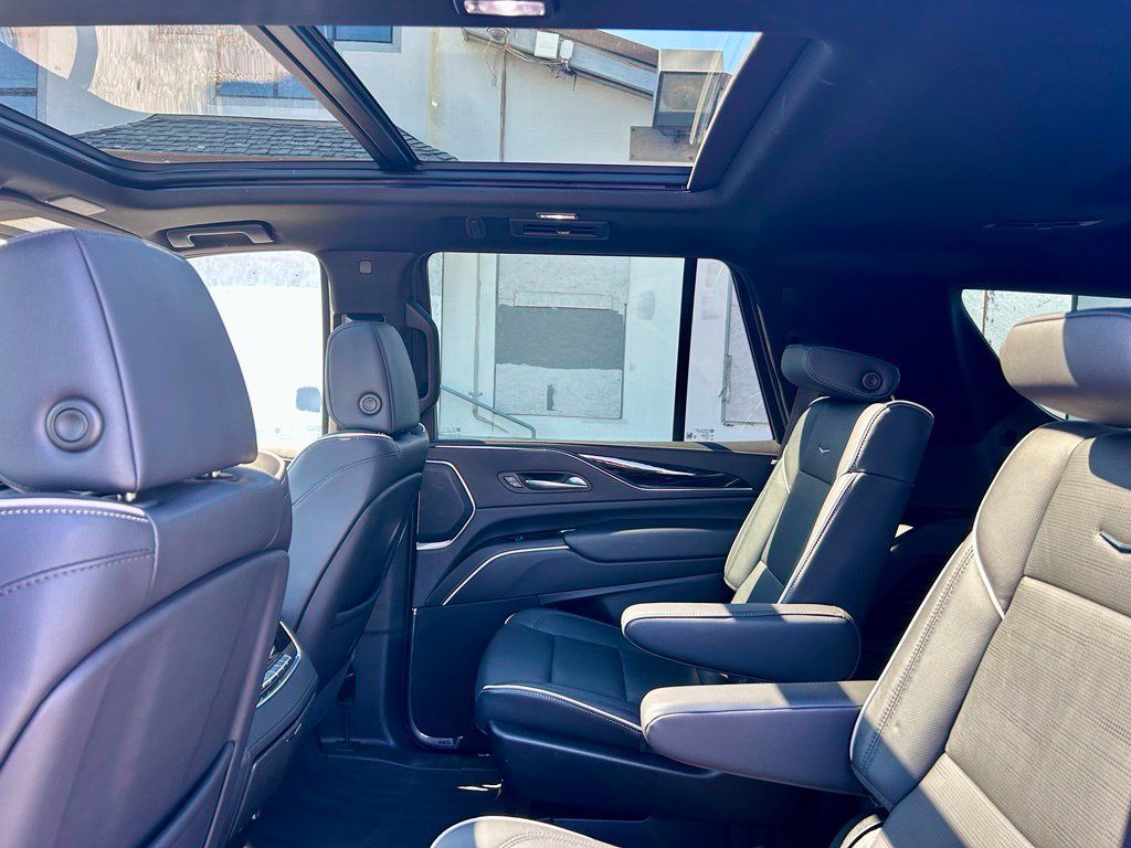 Used 2024 Cadillac Escalade Sport AWD/4WD image 12