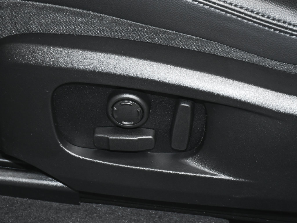 Used 2023 Jaguar F-PACE S AWD/4WD image 51