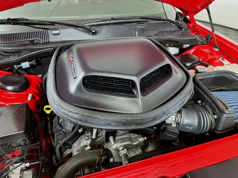 Used 2016 Dodge Challenger R/T Scat Pack RWD image 28