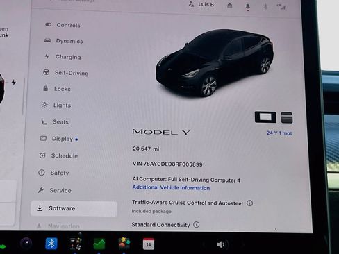 Used 2024 Tesla Model Y 2WD image 11