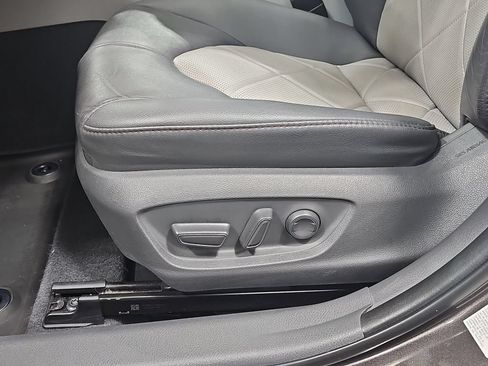 Used 2018 Toyota Camry XLE w/ Driver Assist Package FWD image 31