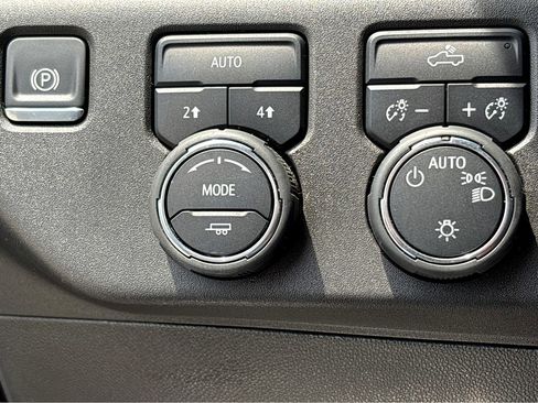 Certified 2024 Chevrolet Silverado 1500 LT image 12