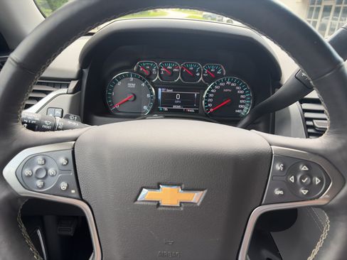 Used 2018 Chevrolet Tahoe LT w/ Luxury Package RWD image 21