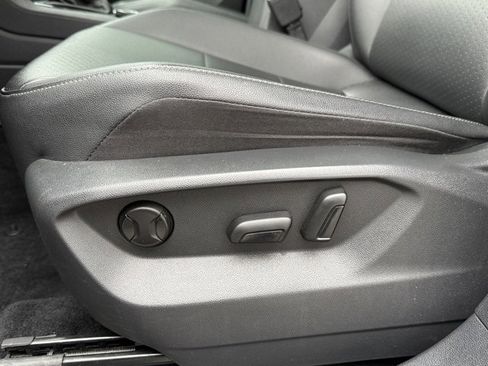 Used 2020 Volkswagen Tiguan SE image 13