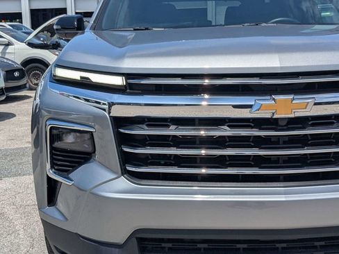 Used 2026 Chevrolet Traverse LT FWD image 9