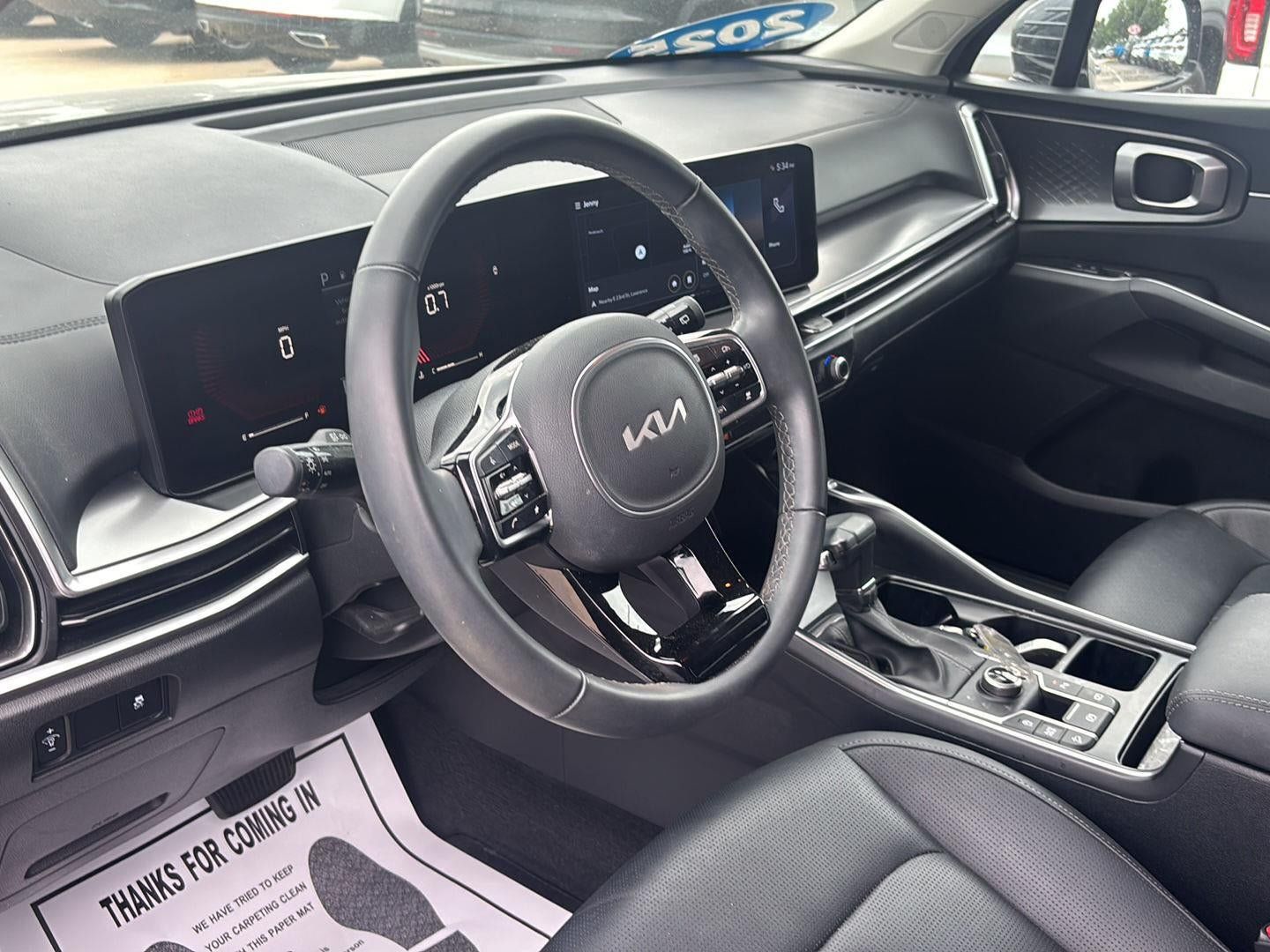 Used 2025 Kia Sorento S AWD/4WD image 11