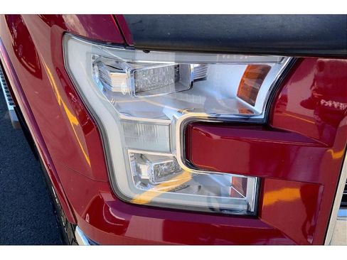 Used 2017 Ford F150 Lariat w/ Equipment Group 502A Luxury AWD/4WD image 30