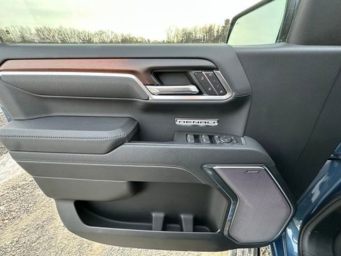 Used 2025 GMC Sierra 1500 Denali w/ Denali Reserve Package image 5