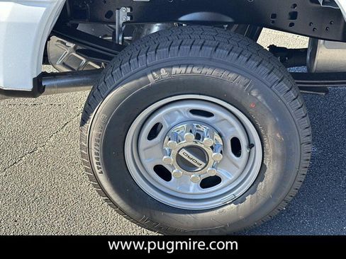 New 2026 Ford F250 XL w/ XL Chrome Package image 17