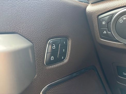 Used 2017 Ford F250 King Ranch w/ King Ranch Ultimate Package AWD/4WD image 32