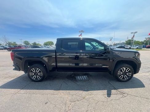 Used 2023 GMC Sierra 1500 AT4 w/ AT4 Premium Package AWD/4WD image 4