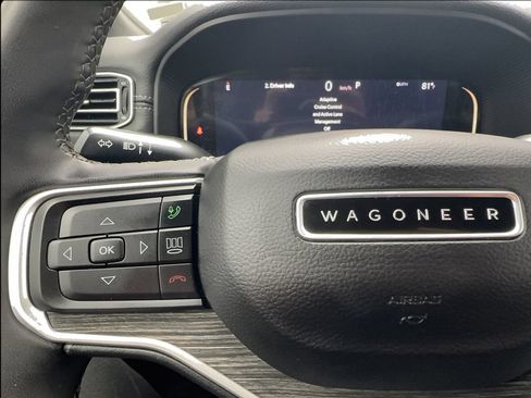 Used 2024 Jeep Wagoneer L Series II RWD image 44