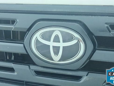 Used 2019 Toyota Tacoma SR image 28